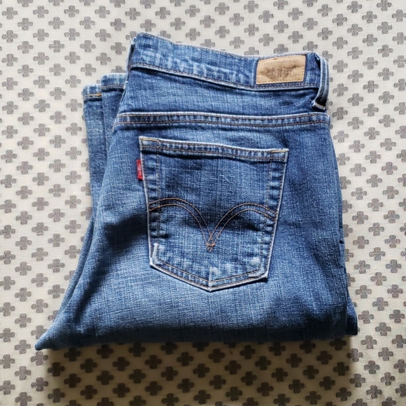 Women's Levi Strauss Jeans - Picture 1 of 3